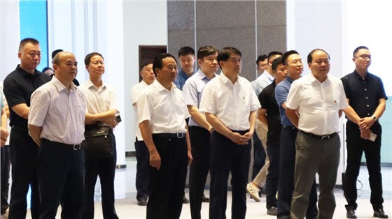 長(zhǎng)沙市委常委、市委組織部部長(zhǎng)張宏益一行調(diào)研國(guó)家網(wǎng)絡(luò)安全產(chǎn)業(yè)園區(qū)（長(zhǎng)沙），并參觀我司布展的園區(qū)展示推廣中心項(xiàng)目